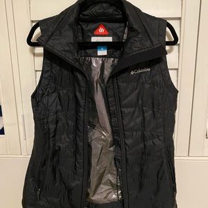 Colombia Puffer Vest in black size medium